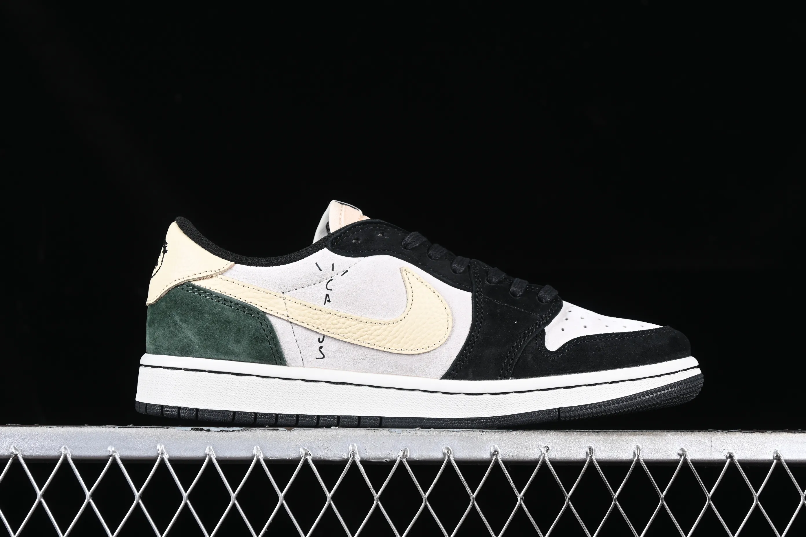 All Categories Air Jordan Jordan Series Basketball Shoes Air Jordan 1 Low Travis Scott x Air Jordan 1 Low OG AJ1 Joe 1 Reversed Overhook Joint Style Casual Sports Basketball Shoes DM7866-678